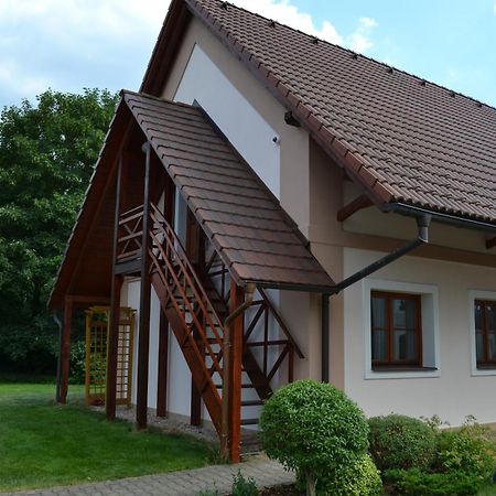 Penzion Nad Oborou Hradec Kralove Exterior foto