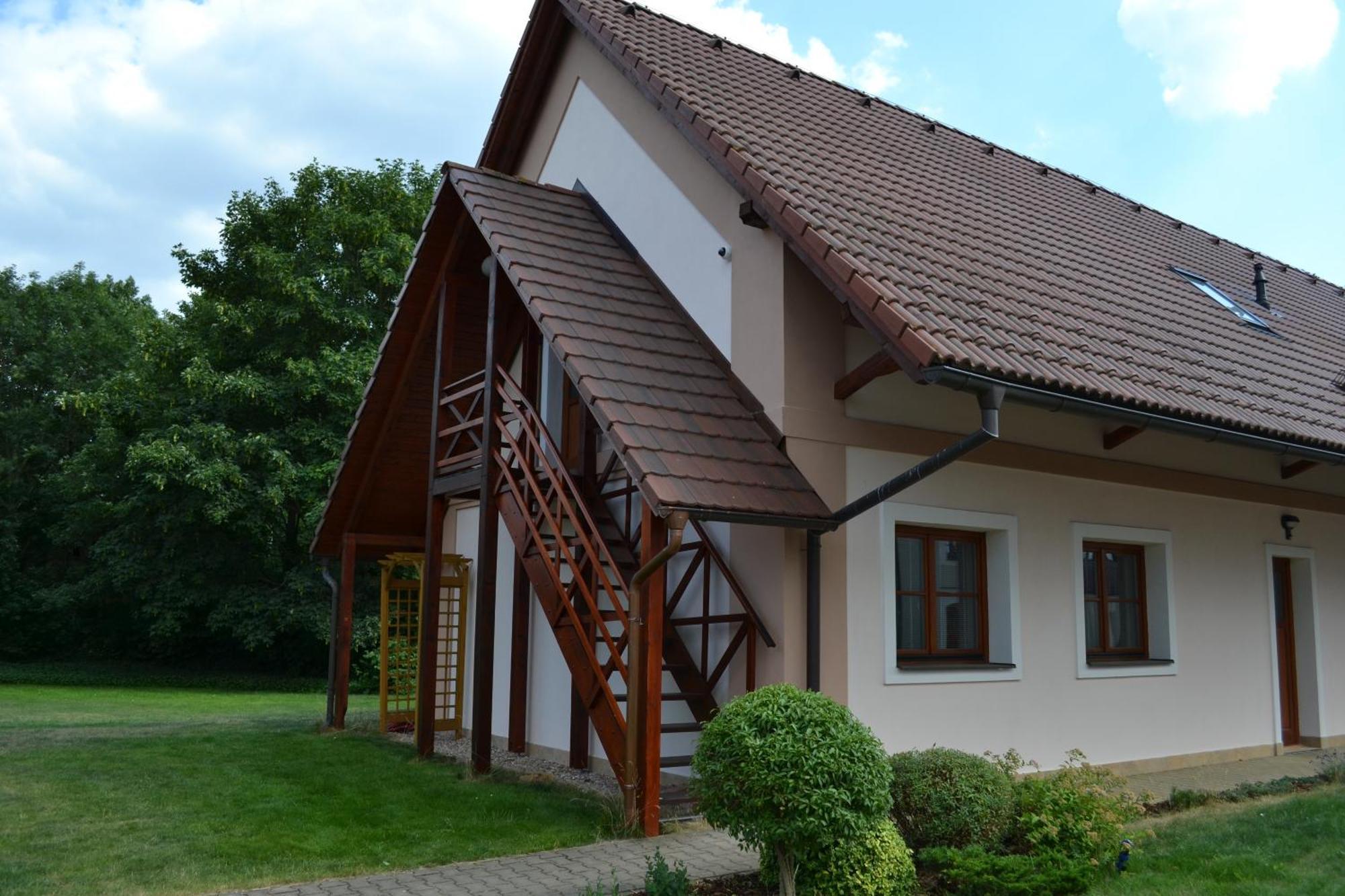 Penzion Nad Oborou Hradec Kralove Exterior foto