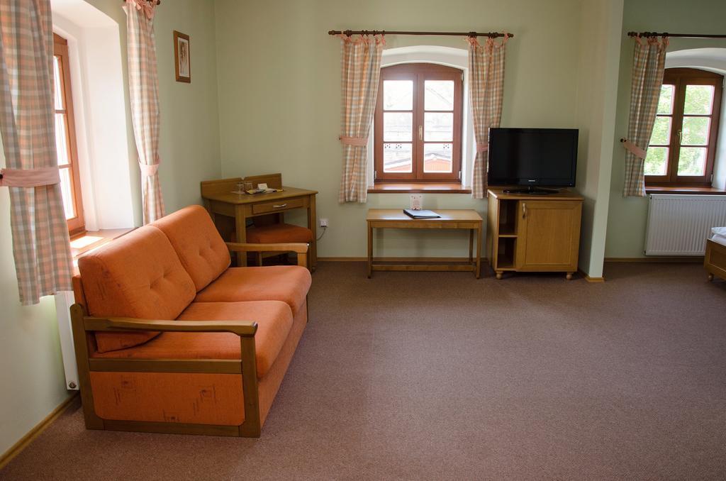 Penzion Nad Oborou Hradec Kralove Exterior foto