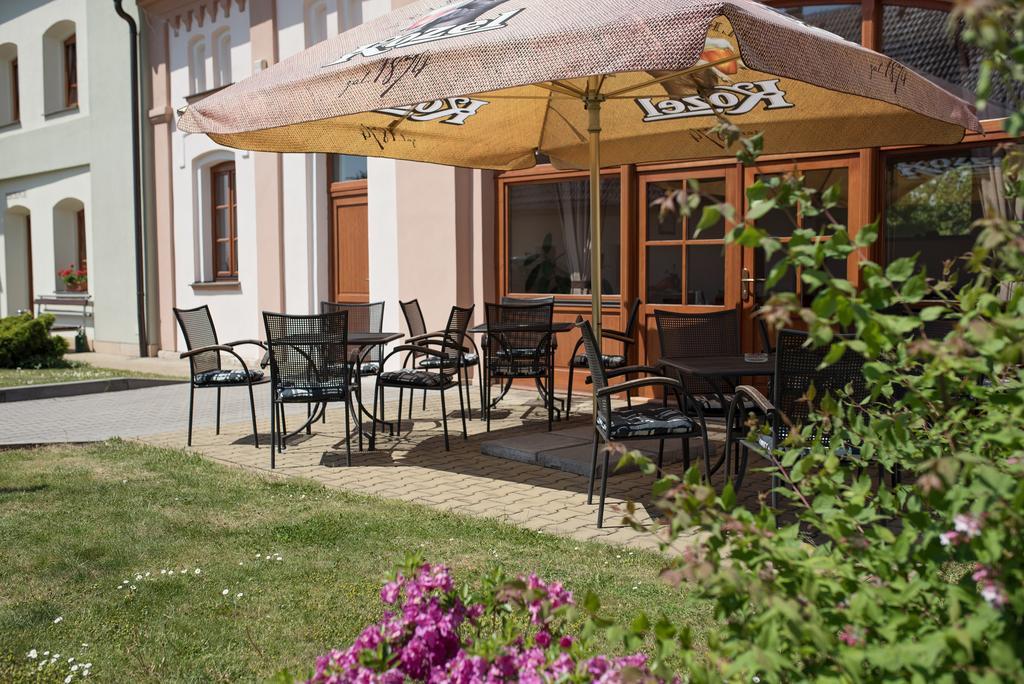 Penzion Nad Oborou Hradec Kralove Exterior foto